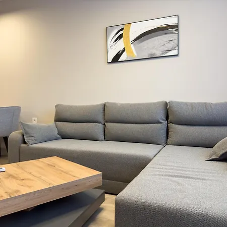 Modern & Spacious Two-bedroom Апартаменти