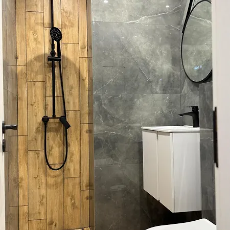 Апартаменти Modern & Spacious Two-bedroom *