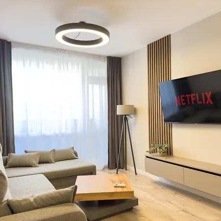 Modern & Spacious Two-bedroom *