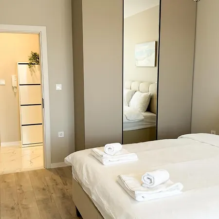 Modern & Spacious Two-bedroom Appartement *