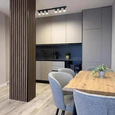 Modern & Spacious Two-bedroom Appartement *